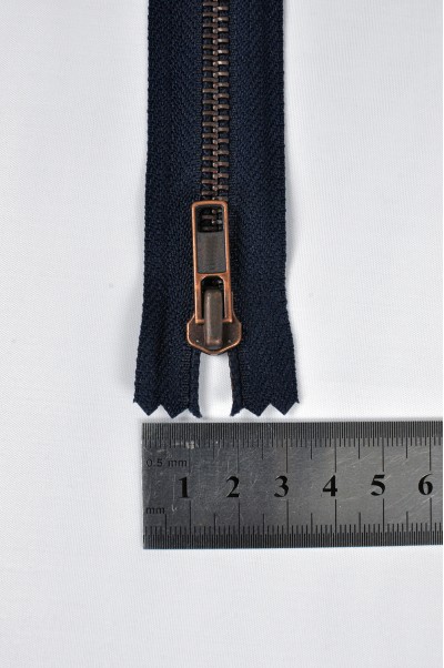 ZIP069  3號拉鏈  單頭拉鏈款式  紅古銅牙拉鏈  開尾拉鏈款式  不設單獨拉鍊訂購 正面照